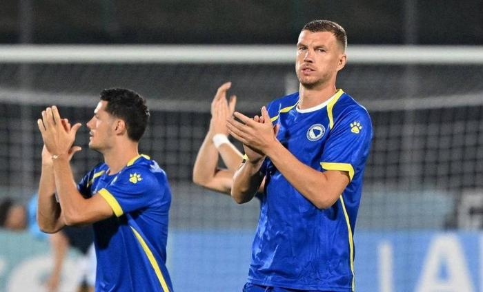 yl23455永利注册登录-39岁不老传奇!143场71球队史最佳射手,连续17年为国家队进球